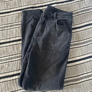 American Eagle black mom jean